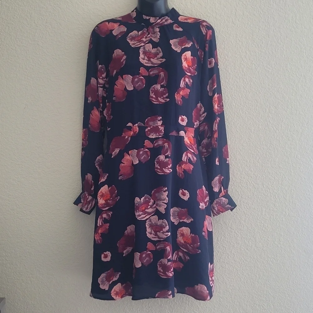Banana Republic NWT Size 4 Mid Length Navy Blue Floral Dress - Picture 2 of 8